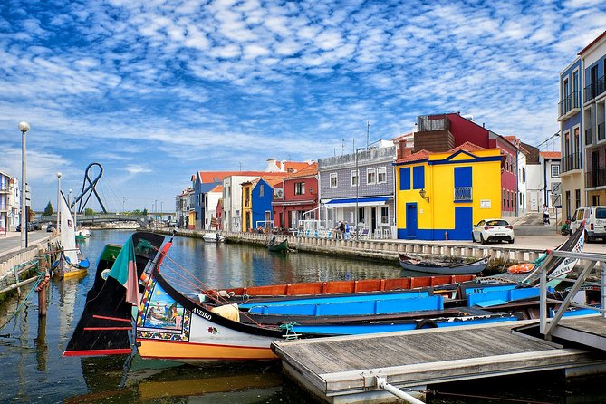 Private Transfer Lisbon-Porto with 2 (two) visits - Nazaré: fishing village charm plus the famous giant-wave story