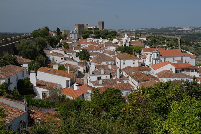 Private Transfer Lisbon-Porto with 2 (two) visits - Fátima: Portugal’s major pilgrimage center and its iconic chapel story