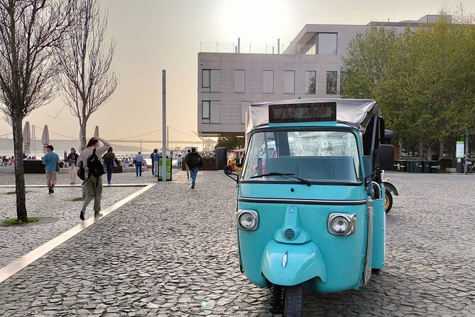Private Tuk Tuk Tour 1h30 to Lisbon - Why this 1h30 tuk-tuk works so well in Lisbon