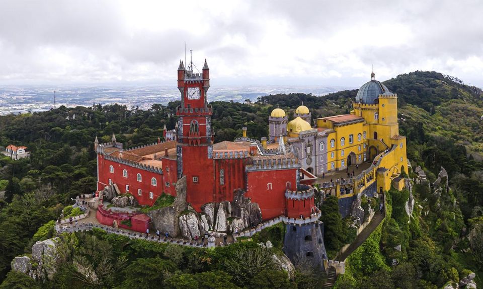 Private Tuk Tuk Tour around Sintra - Seteais and the hotel-garden angle