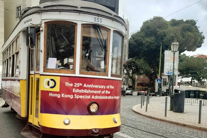 Private tuk tuk tour through the historic center of Lisbon - Stop 1: Lisbon Cathedral (Sé de Lisboa) and the mosque-to-cathedral story