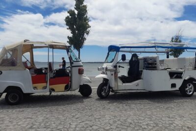 Private tuk tuk tour through the historic center of Lisbon - How the Hard Rock Cafe pickup shapes a smooth start
