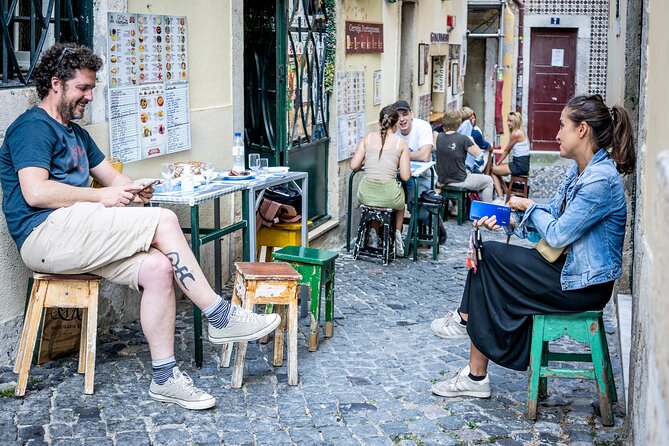Private Tuktuk Tour with Portuguese Tapas and Wine - Tapas and wine: what you should expect to taste