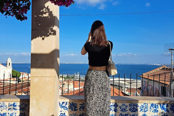 Private Walking Tour - Wandering Around Lisbon - Starting at Largo da Graça: getting your bearings the easy way
