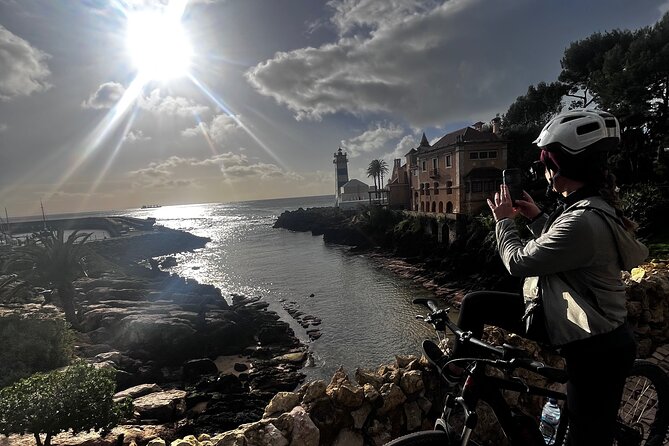 Relaxed E-bike in the backroads of Cascais and Sintra - Stop 2: Boca do Inferno for Coastal Drama