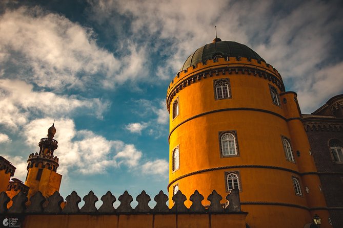 Romantic & Stylish Sintra Self-Drive Tour – Explore All Monuments - Azenhas do Mar: Finish at the Cliffside Sea Village