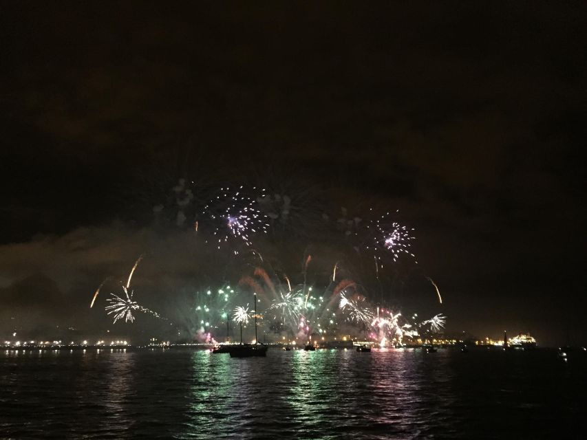 Sail into 2026: Lisbon Fireworks from the River - What’s really on the menu: boards, Christmas cake, and the open bar