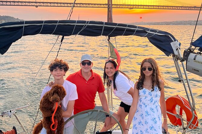 Sailboat Excursion along the Magnificent Tagus River - Crew, Captains, and Clear Explanations (Including Multilingual Help)