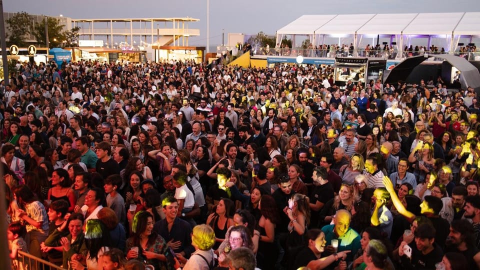 Saints on the Tagus: Traditional Festival with Taste & Music - Games and parade: joining the fun instead of watching it