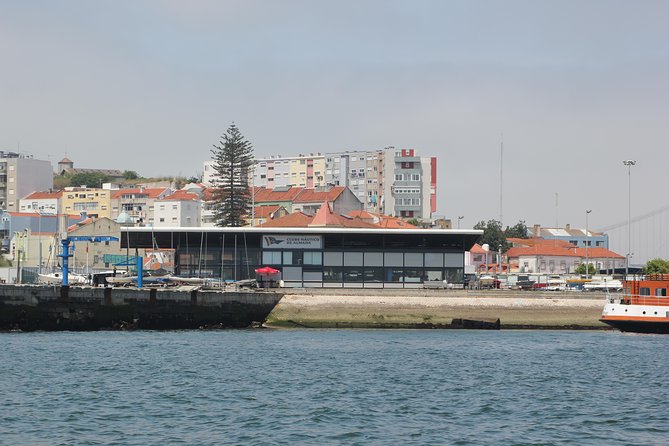 Seixal Sailing Cruise - Lunch in a typical restaurant - Seixal break: stretch your legs, lunch in a traditional restaurant, and a fishing-village walk