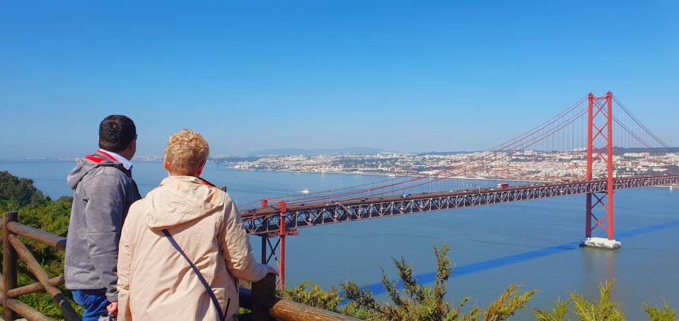 Sesimbra e Arrábida Natural Park: 1 Day Tour & Wine Tasting - Who should book this tour