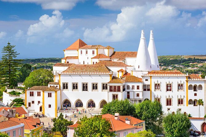 Shared Group Sintra Full Day Tour - Sintra Centro Histórico: Moorish Castle Vibes and Travesseiro/Queijada