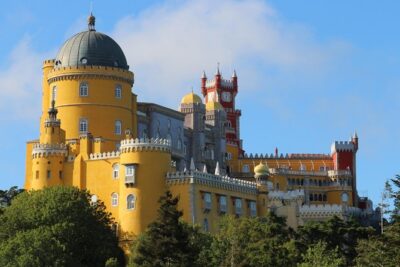 Sintra and Cascais Premium Tour - Centro Histórico de Sintra: Start with context, not confusion