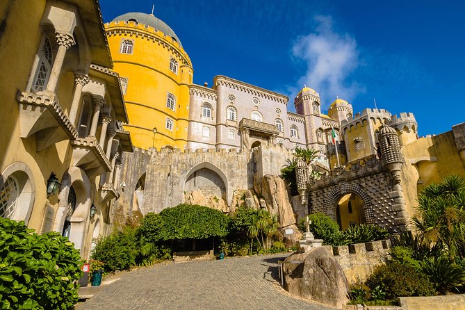 Sintra and Cascais Small Group Tour in a Van With Tickets - Sintra’s Centro Histórico: UNESCO streets, layered styles, real wandering time