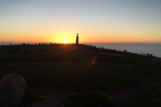 Sintra and Cascais with a Local Guide - Group tour starting from Sintra - Cascais Centro Histórico: end with sea-town charm