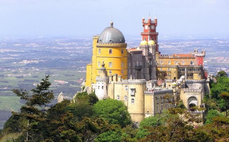 Sintra, Cabo da Roca, Cascais and Estoril Private Tour - Leaving Lisbon: The Ease of a Private Van Day