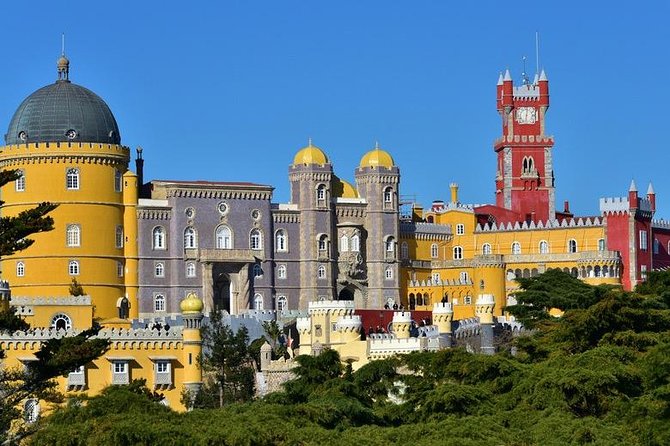 Sintra / Cabo da Roca / Cascais full day all inclusive lunch and entrees - A full day from Lisbon: Sintra palaces plus Atlantic cliffs