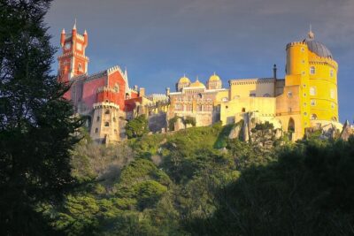 Sintra & Cascais Private Tour from Lisbon + Dinosaur footprints on the beach! - The private-van day plan: timing, pacing, and how customization works