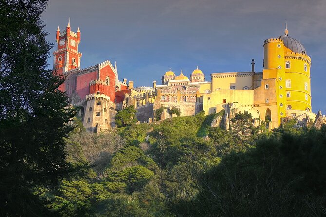Sintra & Cascais Private Tour from Lisbon + Dinosaur footprints on the beach! - The private-van day plan: timing, pacing, and how customization works