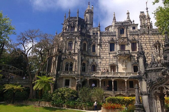 Sintra Essentials from Lisbon - Lunch in Sintra Center: A Typical Midday Reset