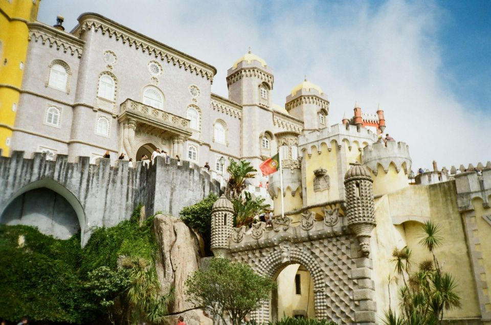 Sintra: Full Day guided tours by Van with Local guide - Why this Sintra–Cascais–Cabo day works so well