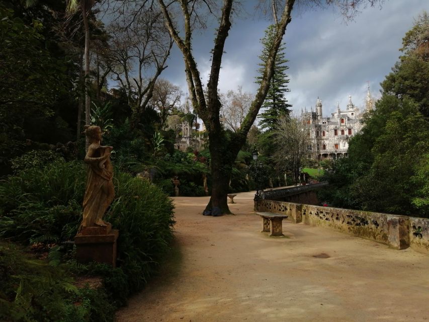 Sintra: Immersive Guided Walking Tour w/ Quinta da Regaleira - Key things to know before you lace up