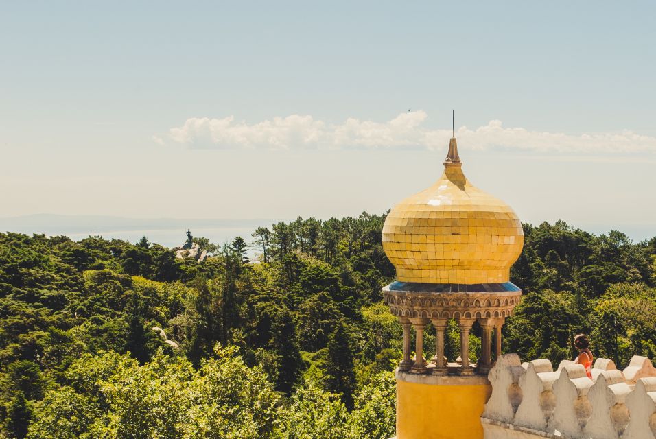 Sintra Palaces and Cascais Magical Experience Private Tour - Sintra Palace time: guided help, then your own pacing