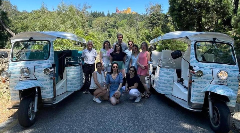 Sintra: Private Sightseeing Tuk Tuk Tour - Fonte da Sabuga and Biester Palace: the start that sets the tone