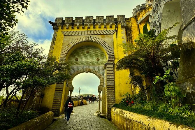Sintra Splendor and Cascais Coastline Full Day Private Tour - Quinta da Regaleira: Gothic Details and the Poco Imperfeito Wells