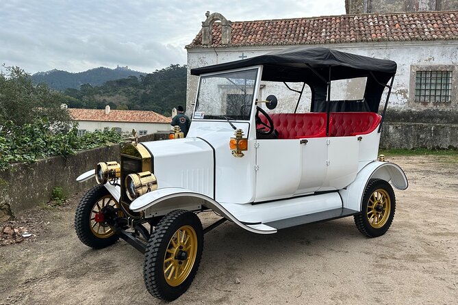 Sintra Tour by Electric Tuk Tuk - Stop 1: Sintra National Palace Viewpoints (Outside First)