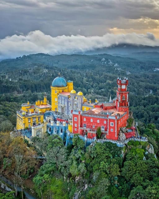 Sintra Tour With Tuktuk - Sintra National Palace: Getting Oriented in the Old Town