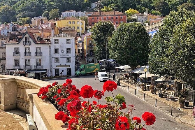Sintra Walking Tour: Romantic Village & Palaces - Pelourinho de Sintra: a stone reminder of justice and autonomy
