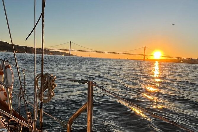 Small Group Sailboat Sunset Tour in Lisbon with a Drink - Meeting at Porta 2, Doca de Alcântara, and what “small boat” really changes
