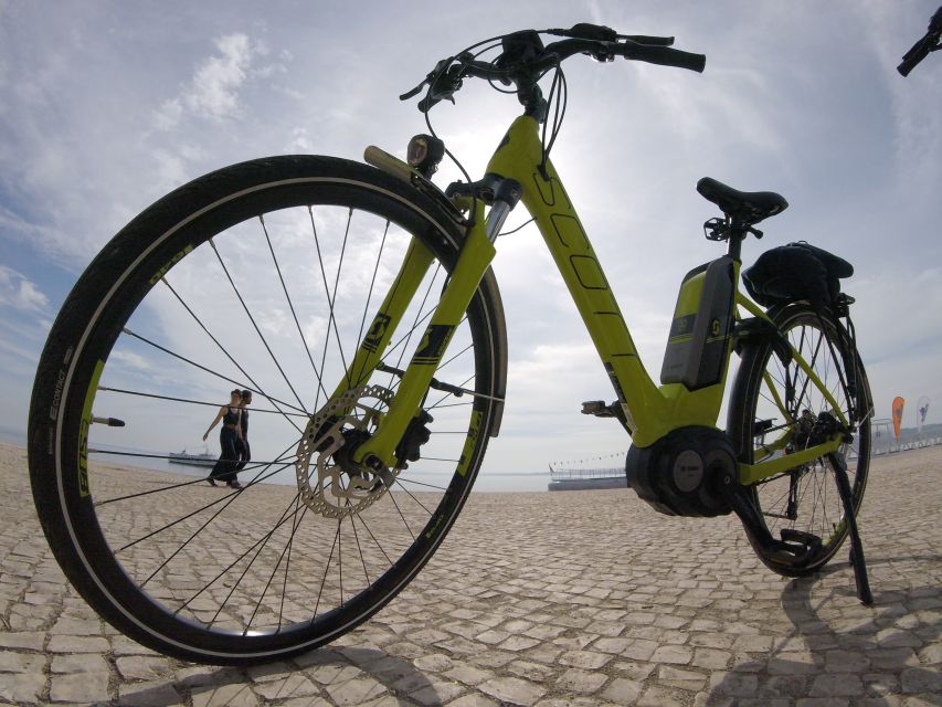 South Lisbon: 3-Hour Christ the King Electric Bike Tour - Starting at Largo Severa: the ride begins with real bike basics
