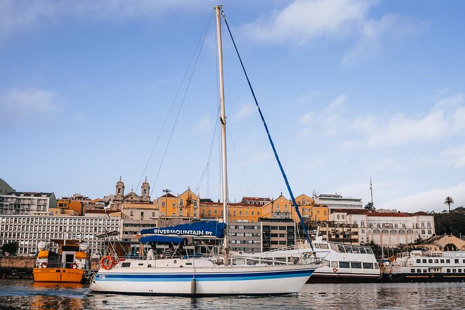 Sunset Sailboat Tejo River Tour 2h - Entering Lisbon by boat: why the Tejo at sunset works