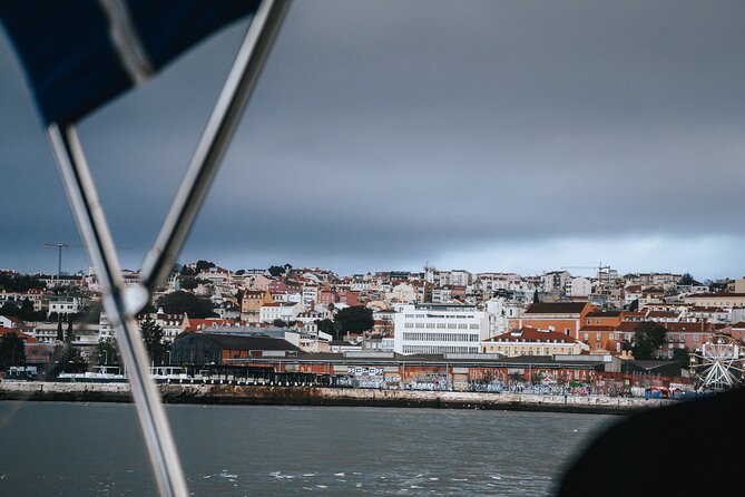 Sunset Sailboat Tejo River Tour 2h - Photo stops: where to position yourself and when to aim your camera