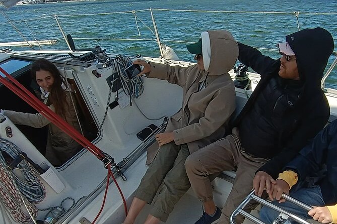 Sunset sailing boat trip in Lisbon with snacks - Palacio Nacional da Ajuda and the slow return to your starting dock