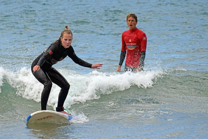 Surf Lesson - Arriving at Carcavelos: Finding the Meeting Spot Fast