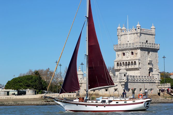 Tagus River - Private Tour on Vintage Sailboat - Almada and the marisqueiras: where the view meets seafood culture