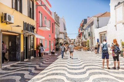 Tapas And Tascas: Private Food Tasting Experience In Lisbon - Praça do Comércio to Rua Augusta: the tour’s sweet, classic opening