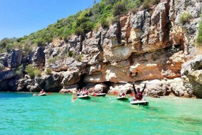 The Lisbon Kayak Day Tour (transport & picnic at beach) - Getting to the water: Lisbon pickup and the van ride reality