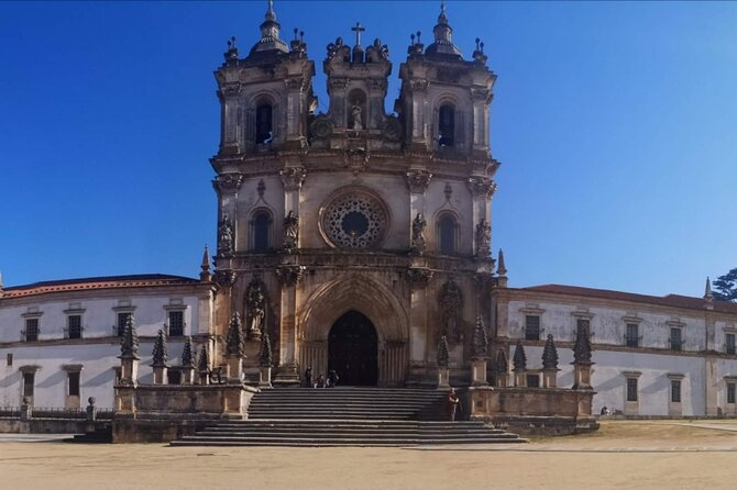 Tomar, Alcobaça and Batalha - 3 Unesco Heritage Sites - Private - Private-guide energy: from patience to expert detail