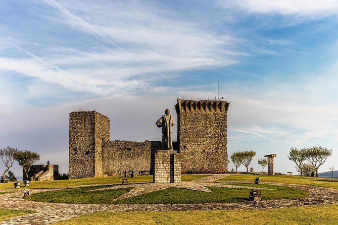 Tomar and Almourol Castle Private Tour from Lisbon - Stop 8: Almourol Castle on a river island (and the Monday cave swap)
