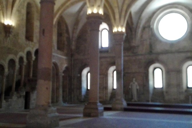 Tomar, Batalha and Alcobaça - UNESCO private guided tour - Stop 3: Alcobaça’s first Portuguese Gothic monument and the Pedro/Inês story