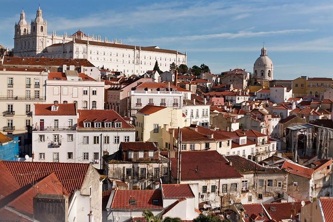 Tour del Castillo y Alfama - Alfama on Foot: Narrow Streets, Big Stories