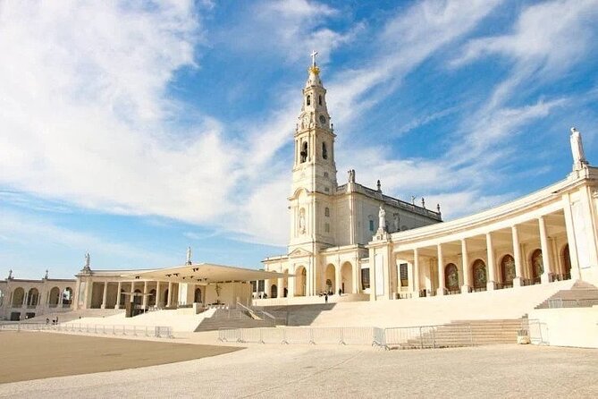 Tour from Lisbon: Obidos, Nazaré and Fátima Small Group - The Ride: Small Van, Wi‑Fi, and Your Guide Doing Double Duty