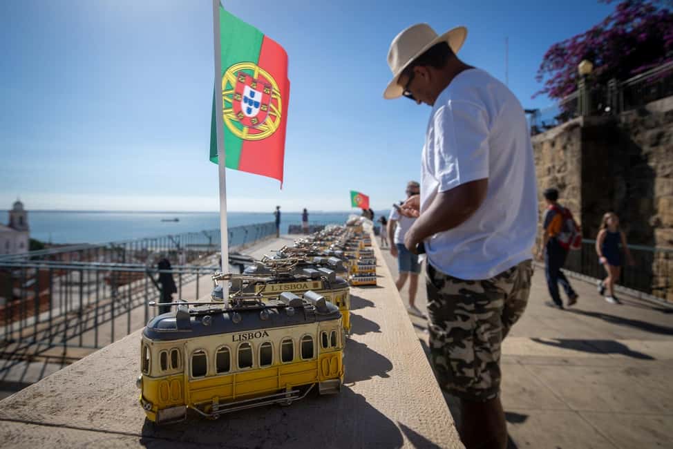 Tour in Lisbon: Poets Tour by TukTuk CTuk. - Key things that make this Poets TukTuk CTuk tour work