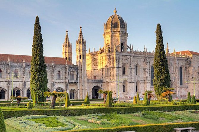 Tour LISBON (full day) - Jerónimos Monastery: big architecture, limited on-site guiding