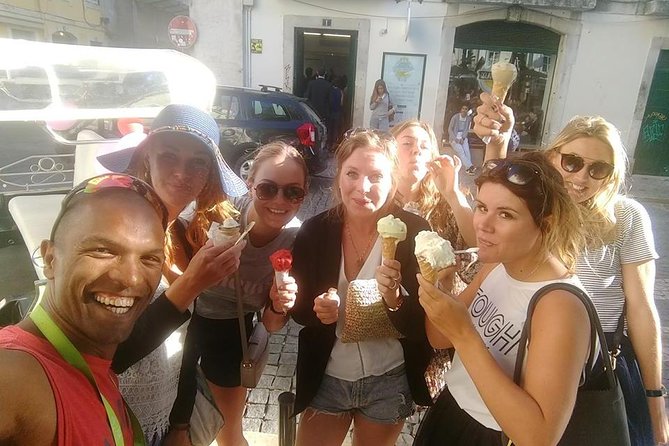 Tour of Old Town (Alfama) - 2hr - Where Fado fits: planning for evening authenticity after 7pm