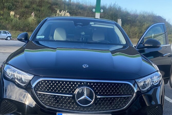 Transfer from Lisbon Airport to Lisbon City Hotels - Vehicles for up to 4 or 8: luggage reality check before you arrive